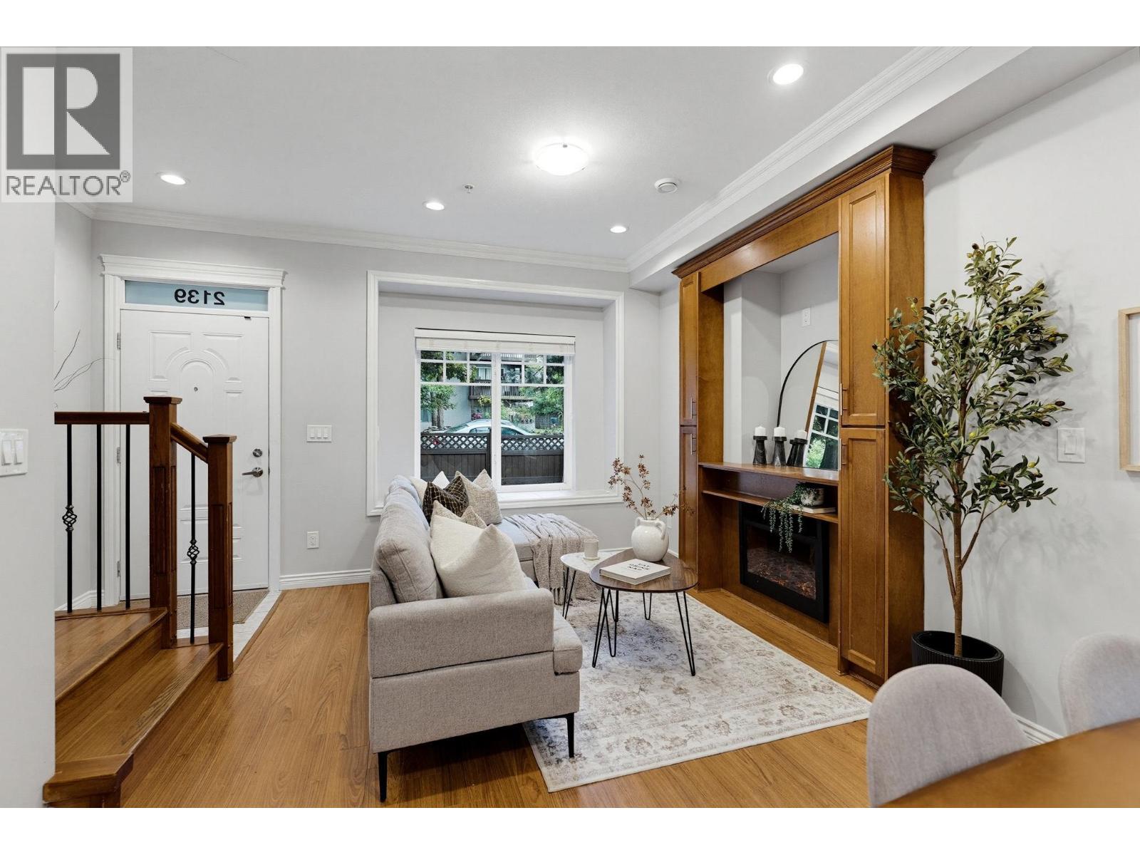 2139 TRIUMPH STREET, Vancouver