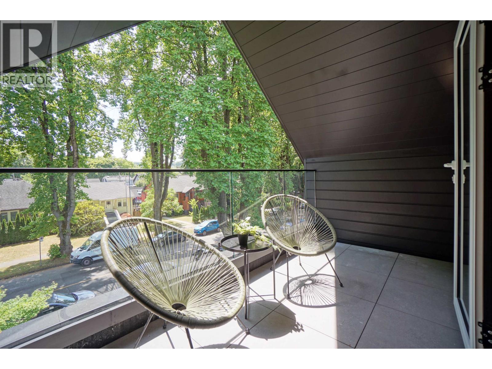 1 3315 W 10TH STREET, Vancouver