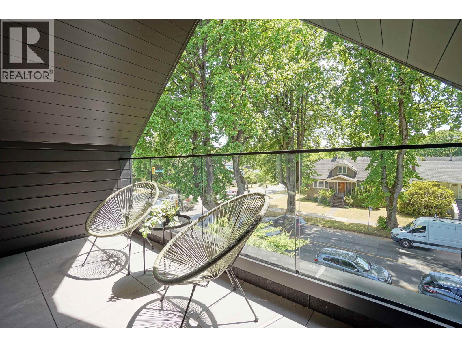 1 3315 W 10TH STREET, Vancouver