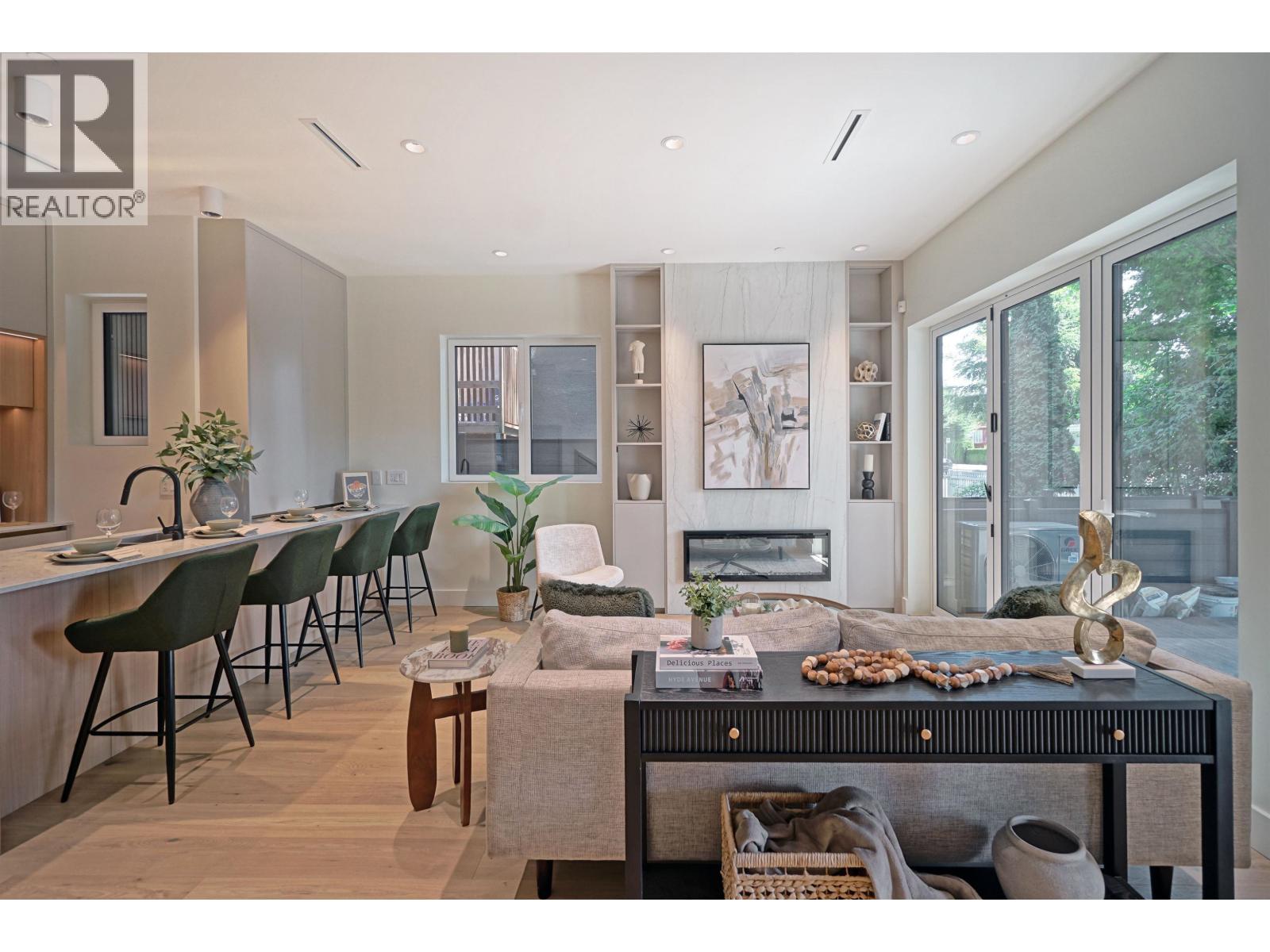 1 3315 W 10TH STREET, Vancouver