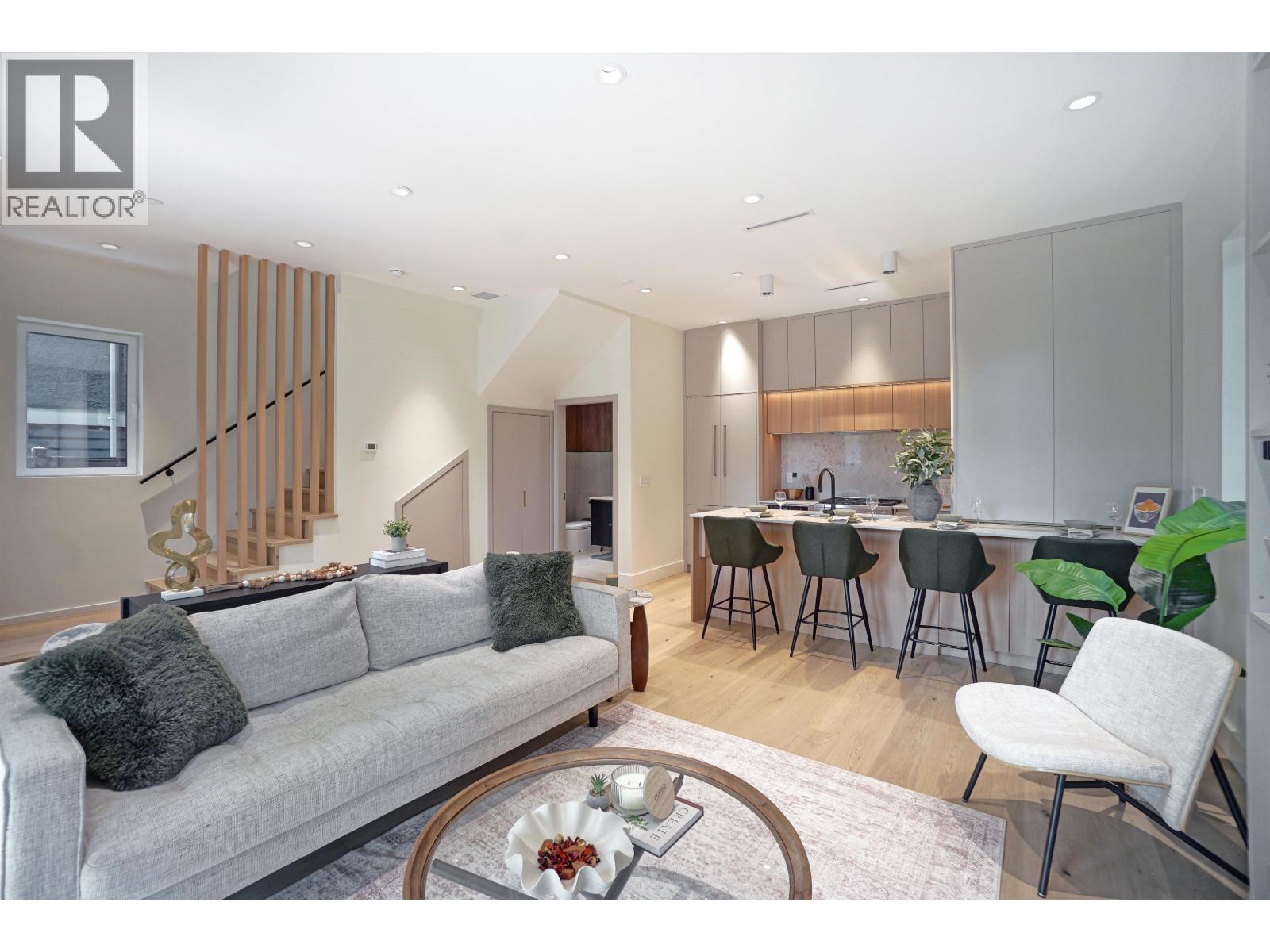 1 3315 W 10TH STREET, Vancouver