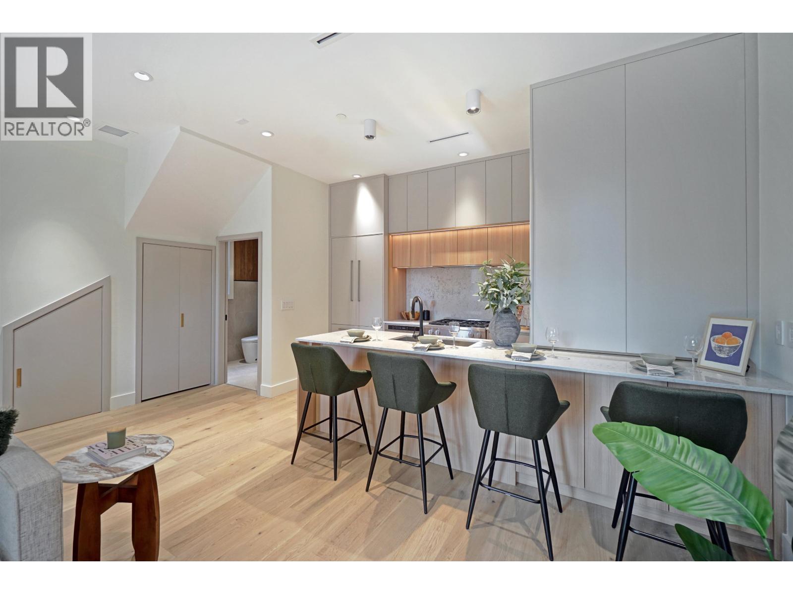 1 3315 W 10TH STREET, Vancouver