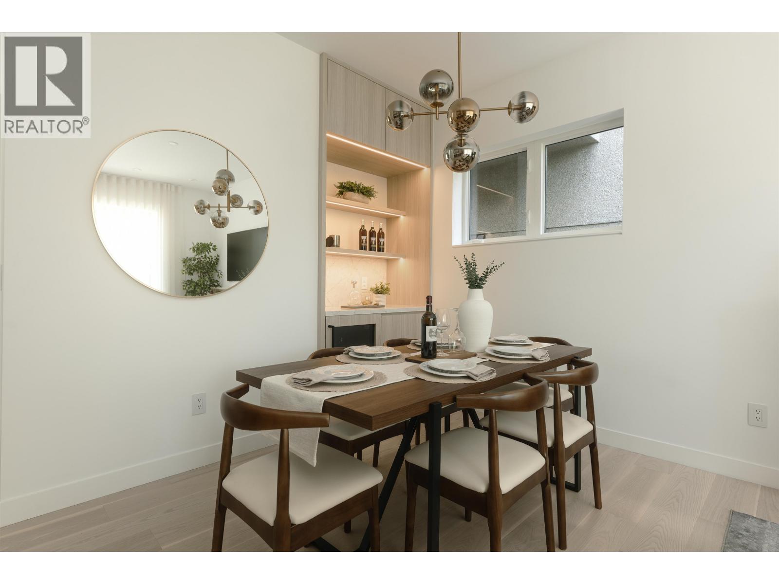 1 2755 W 11TH AVENUE, Vancouver