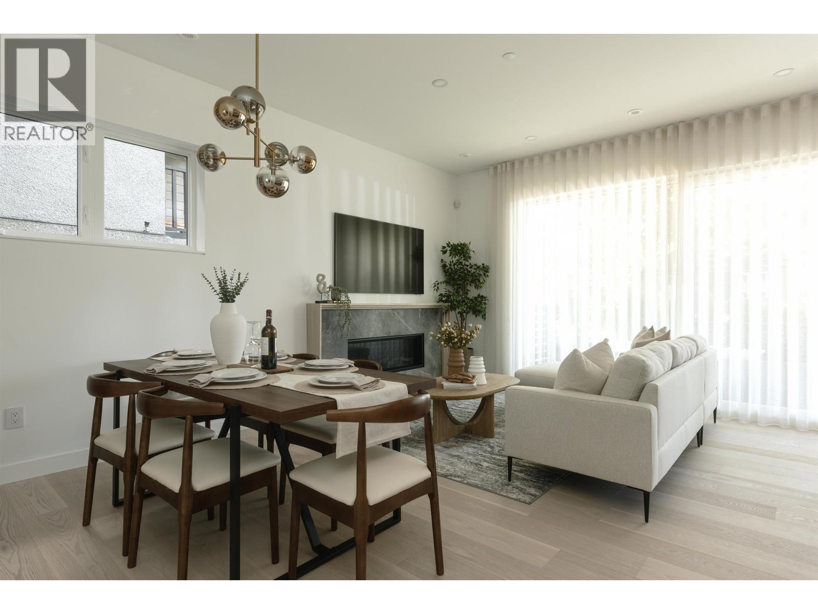 1 2755 W 11TH AVENUE, Vancouver