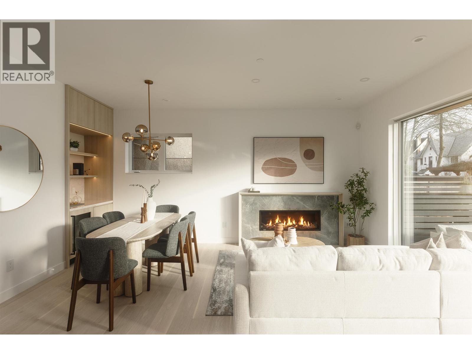 1 2755 W 11TH AVENUE, Vancouver