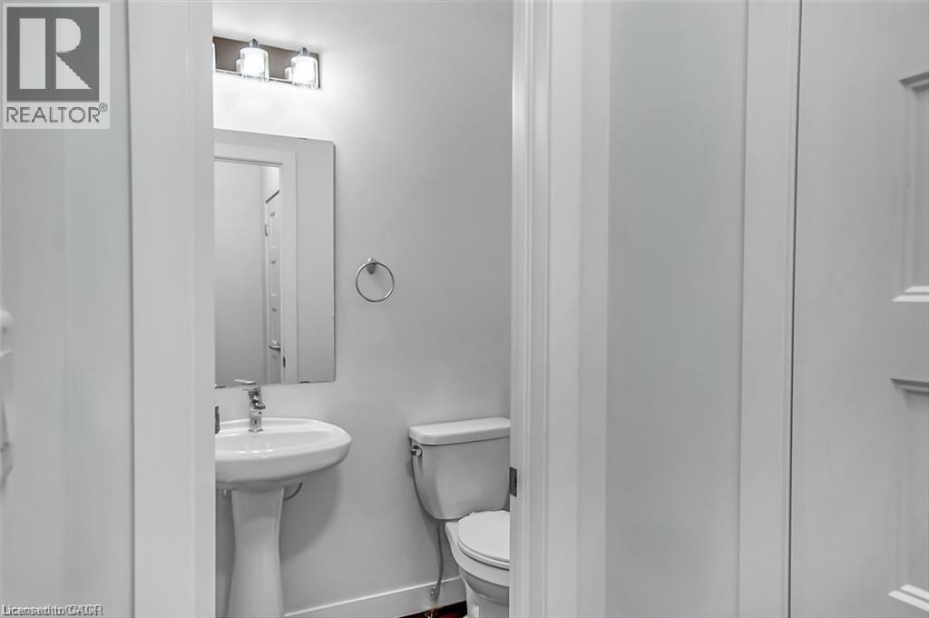 4 bedroom Single Family interior view, 961 BATTERY Park, London, Ontario
