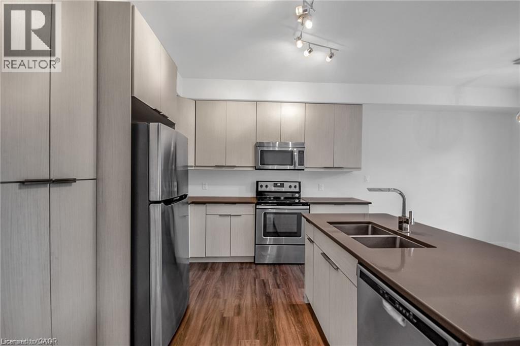 4 bedroom Single Family interior view, 961 BATTERY Park, London, Ontario