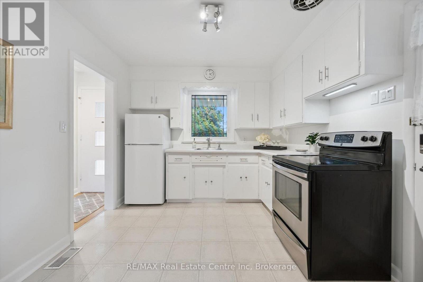 9 HAMEL AVENUE - Image 7