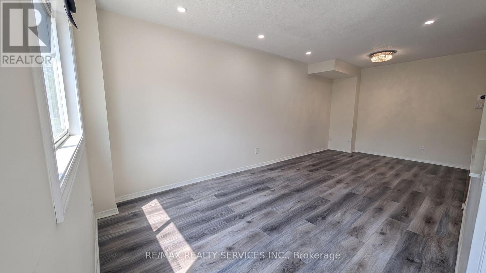11 BEVERLY LANE - 6