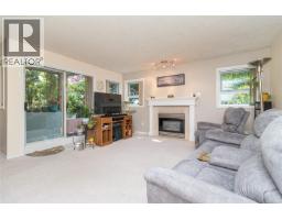 Dining room - 102 490 Marsett Pl, Saanich, BC V8Z7J1 Photo 6