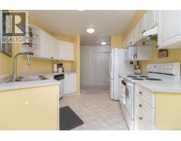 102 490 Marsett Pl, Saanich, BC V8Z7J1 Photo 9