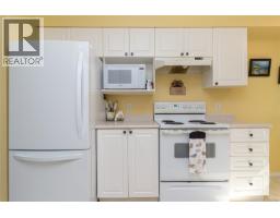 102 490 Marsett Pl, Saanich, BC V8Z7J1 Photo 11