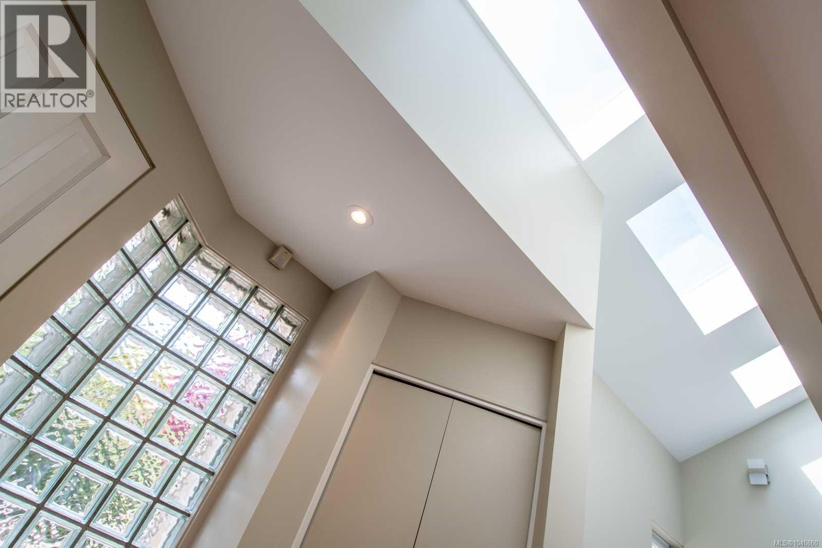 5267 Parker Ave, Saanich