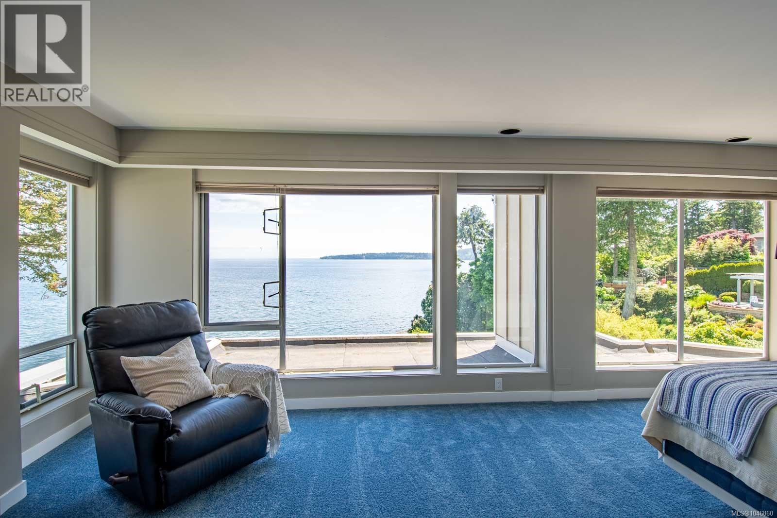5267 Parker Ave, Saanich