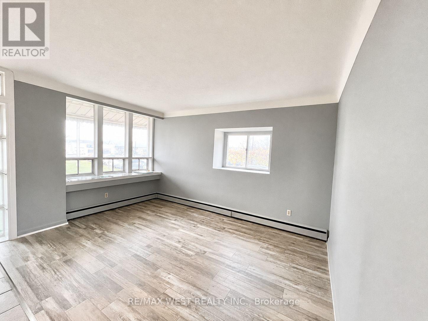 55 JOHN STREET N - Image 3