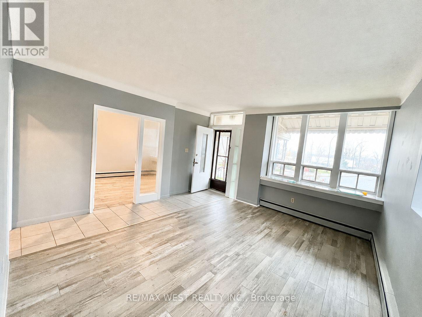 55 JOHN STREET N - Image 4