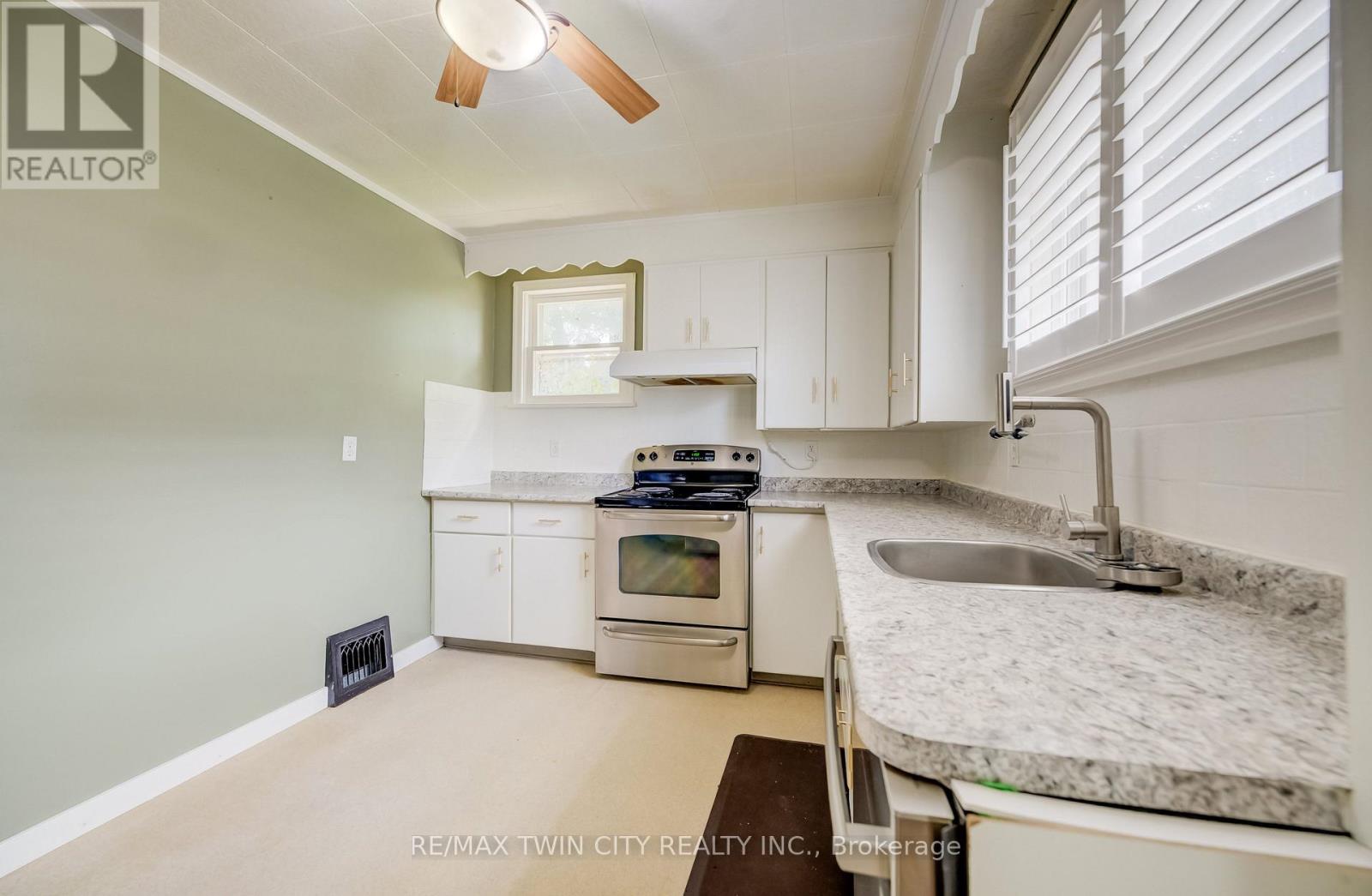 130 SYDENHAM STREET - Image 11