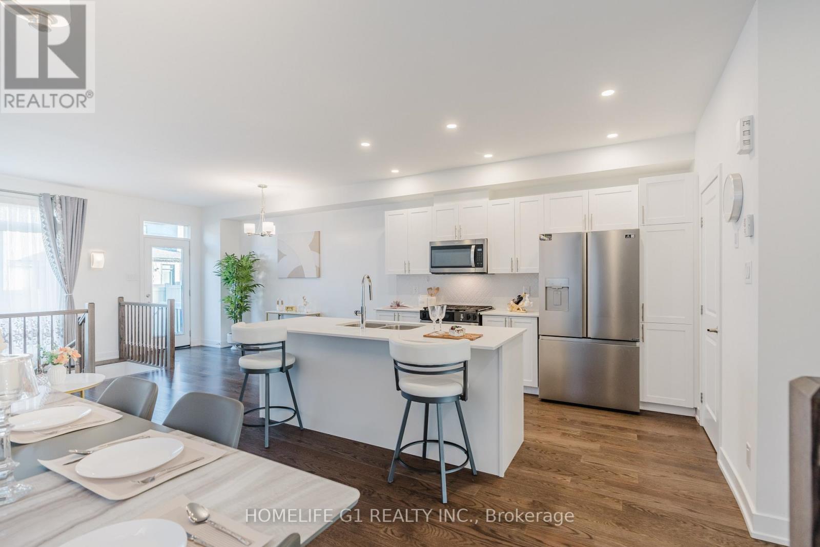 3 Bed, 3 Bath House for Sale in Ottawa – 45 MOOSONEE CRESCENT, Ottawa – MLS# X13043038 - Image 31