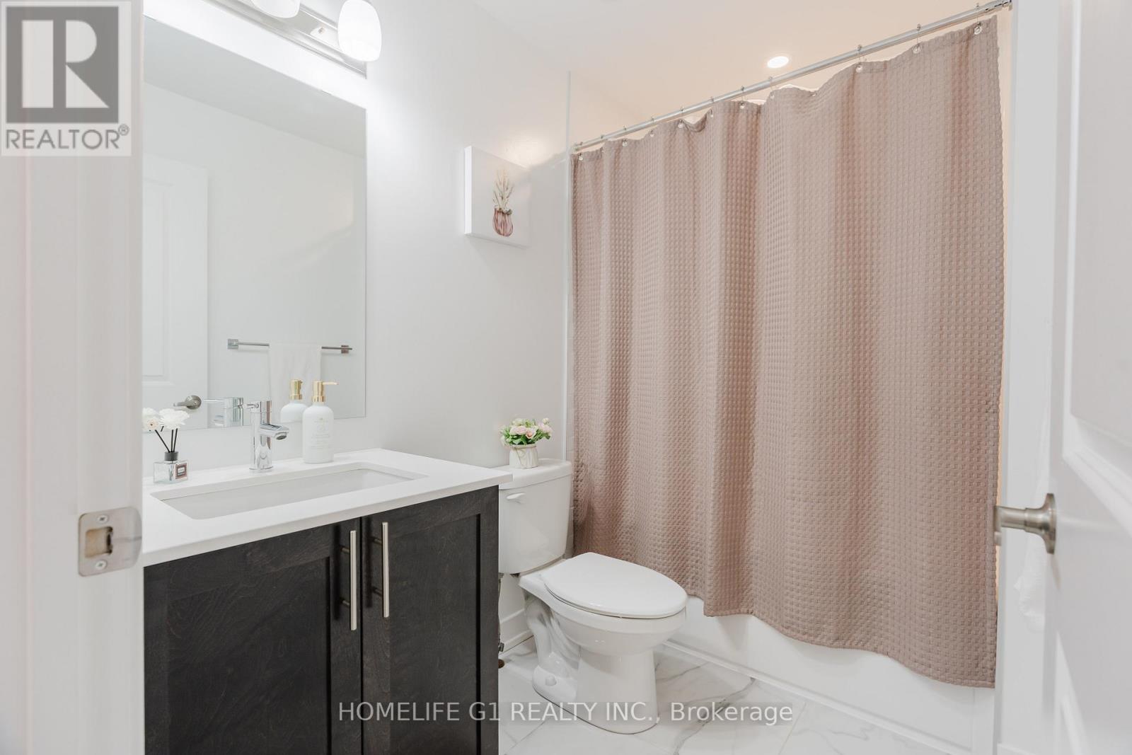 3 Bed, 3 Bath House for Sale in Ottawa – 45 MOOSONEE CRESCENT, Ottawa – MLS# X13043038 - Image 66