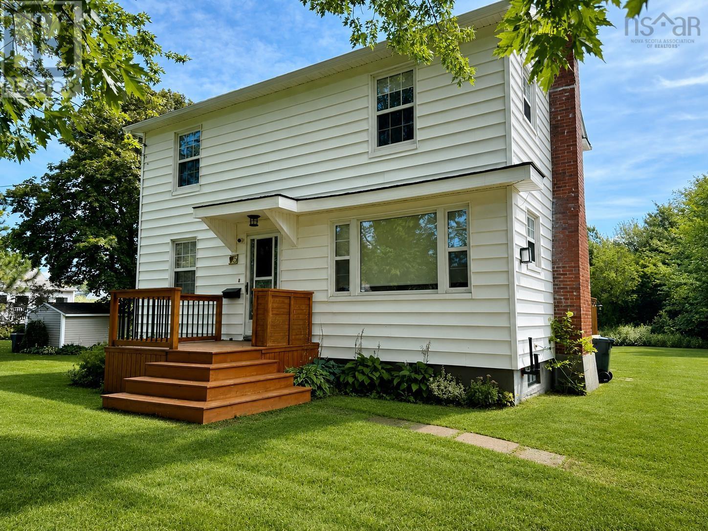 5 Elmwood Drive