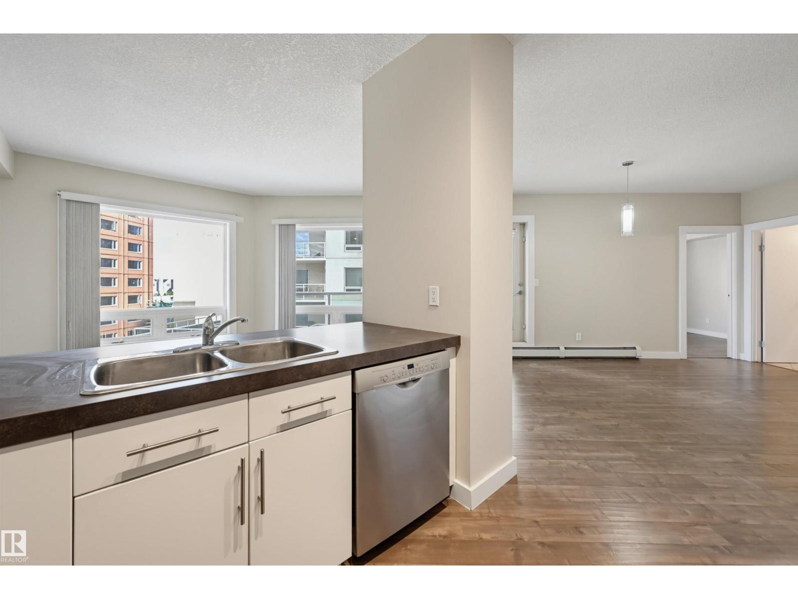 #801 10136 104 ST NW - Image 12