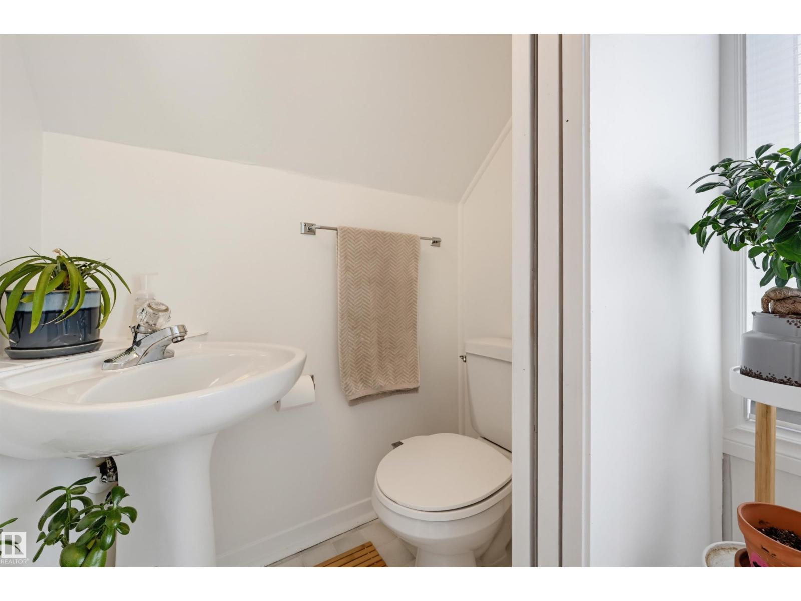 11635 126 ST NW - Image 38