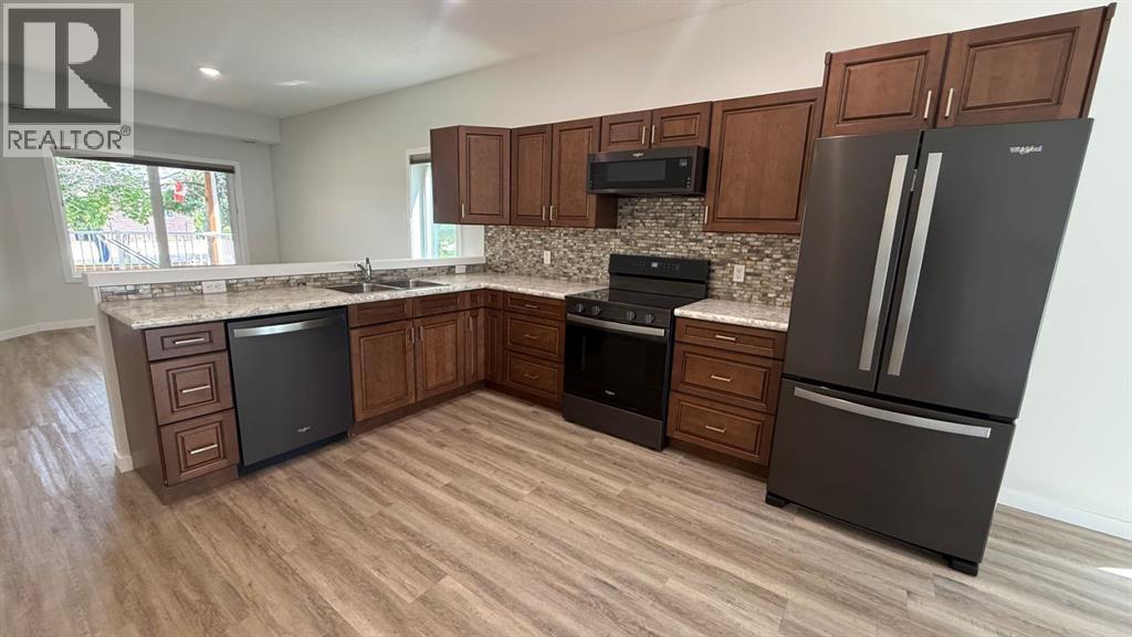 501 5 Street W - 11