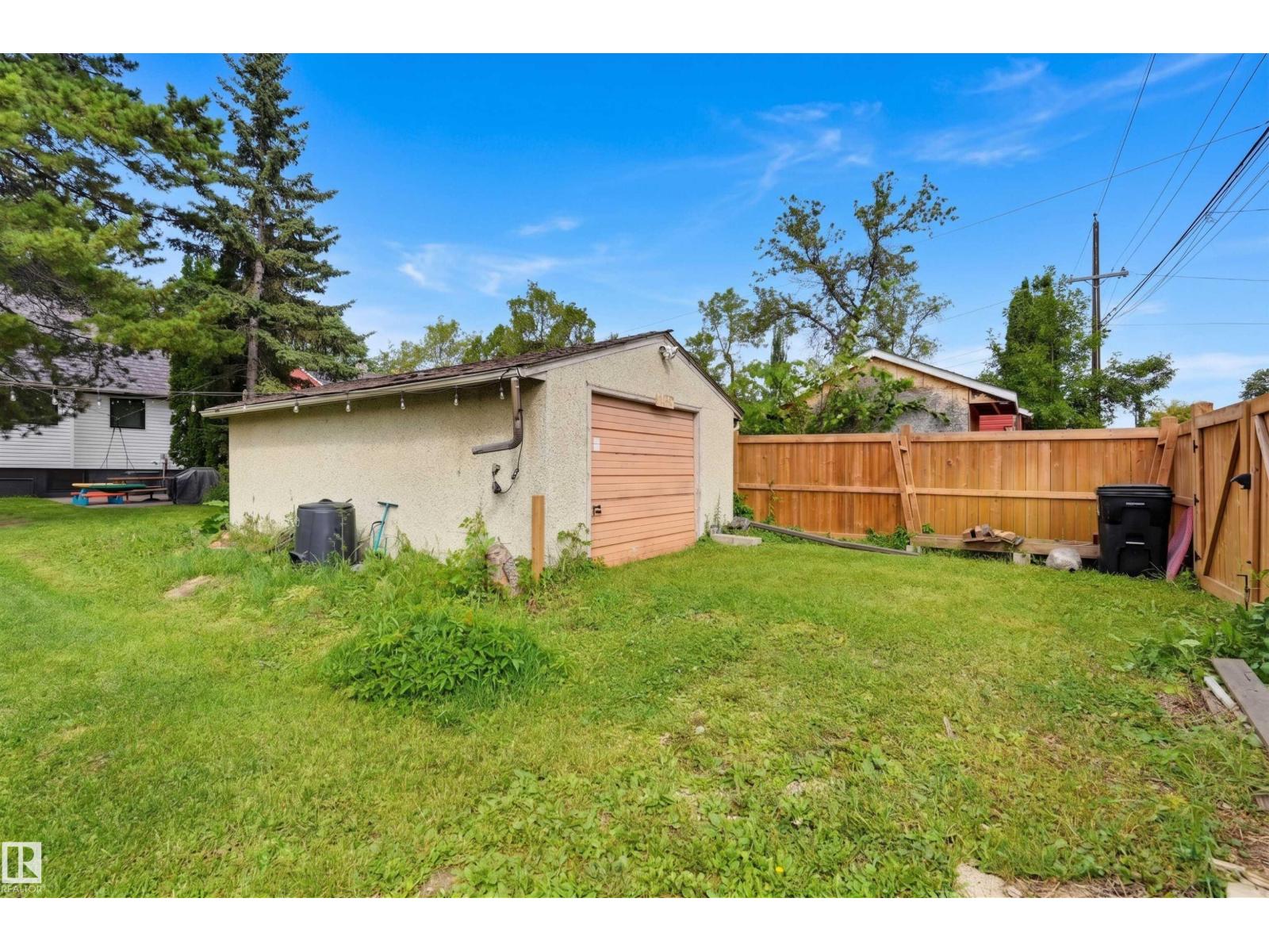 11635 126 ST NW - Image 31
