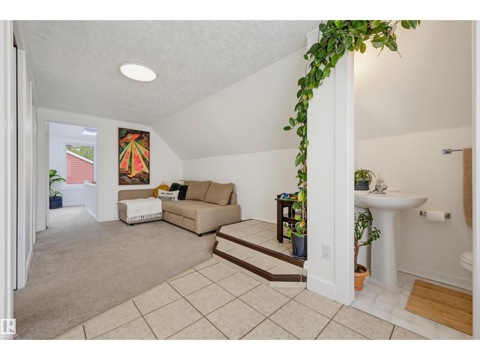 11635 126 ST NW - Image 36
