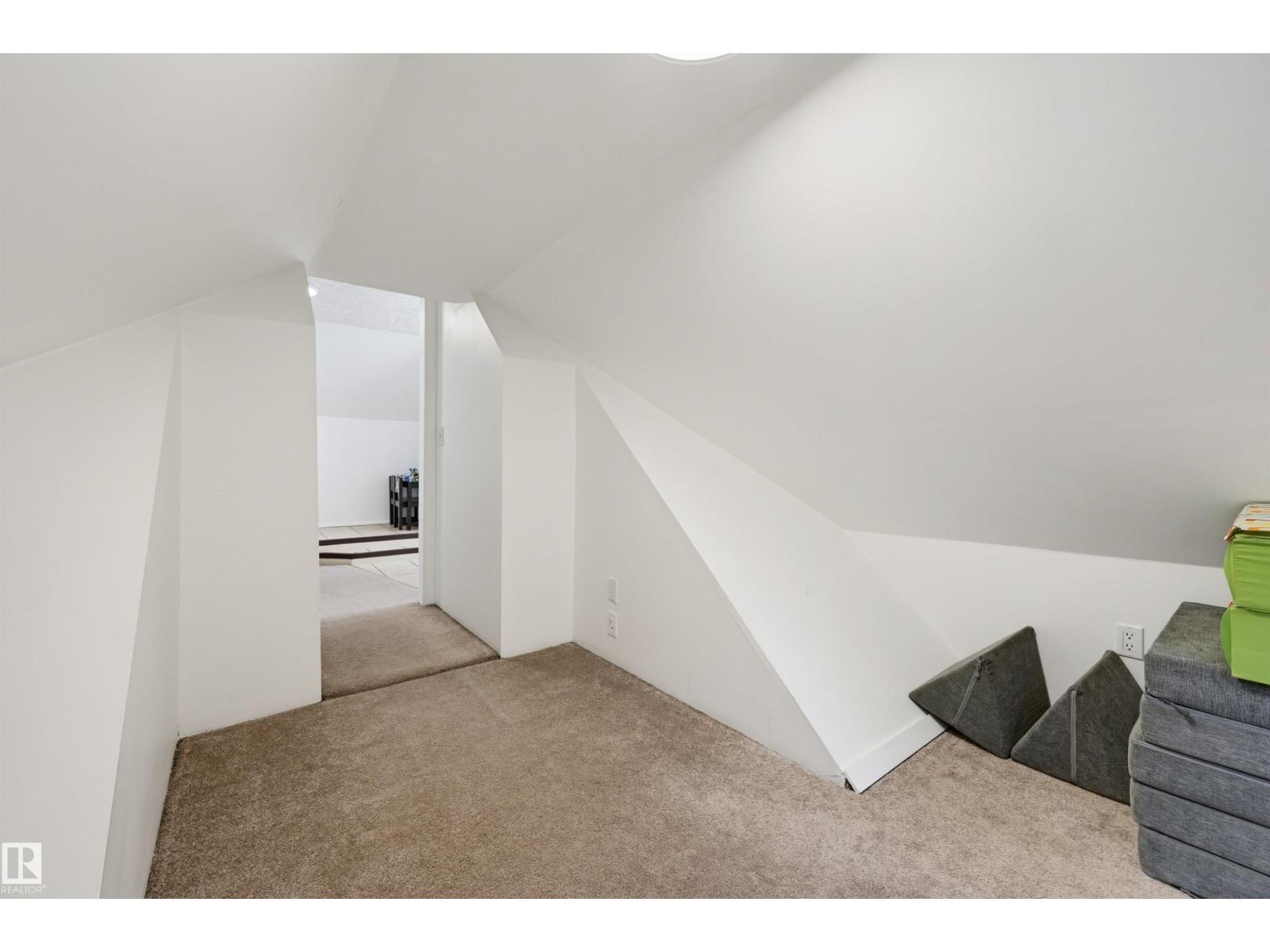 11635 126 ST NW - Image 40