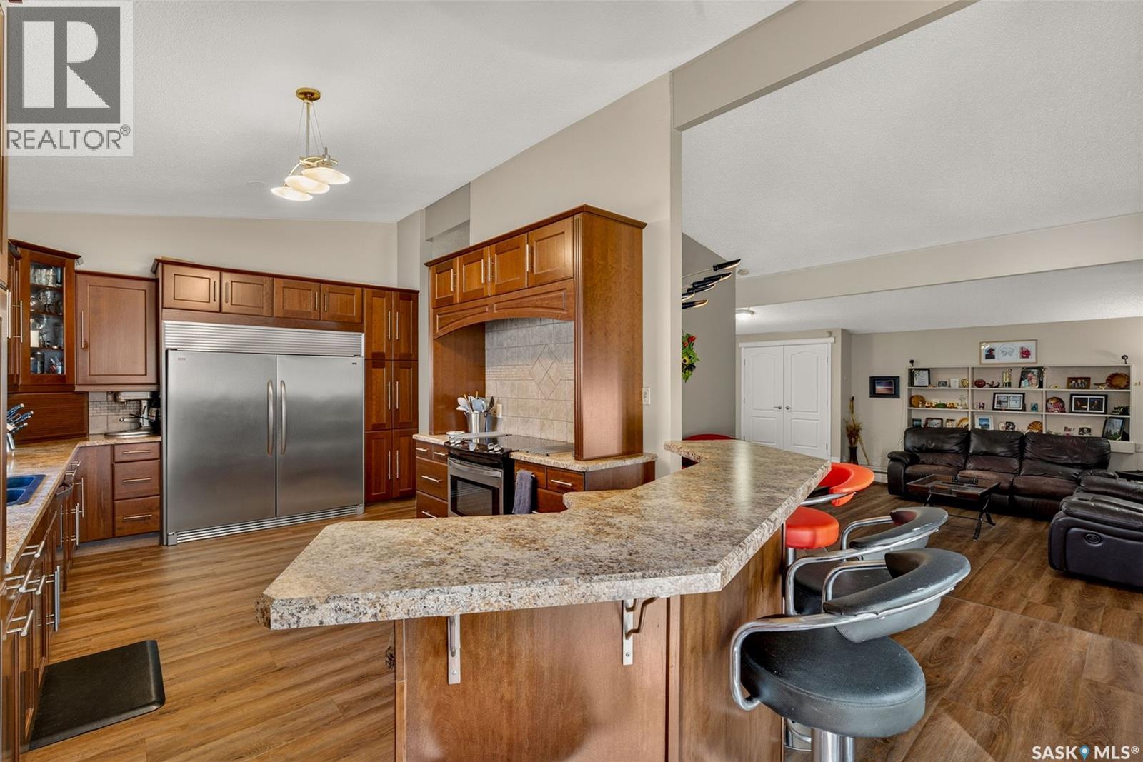 1131 6th STREET E - 12