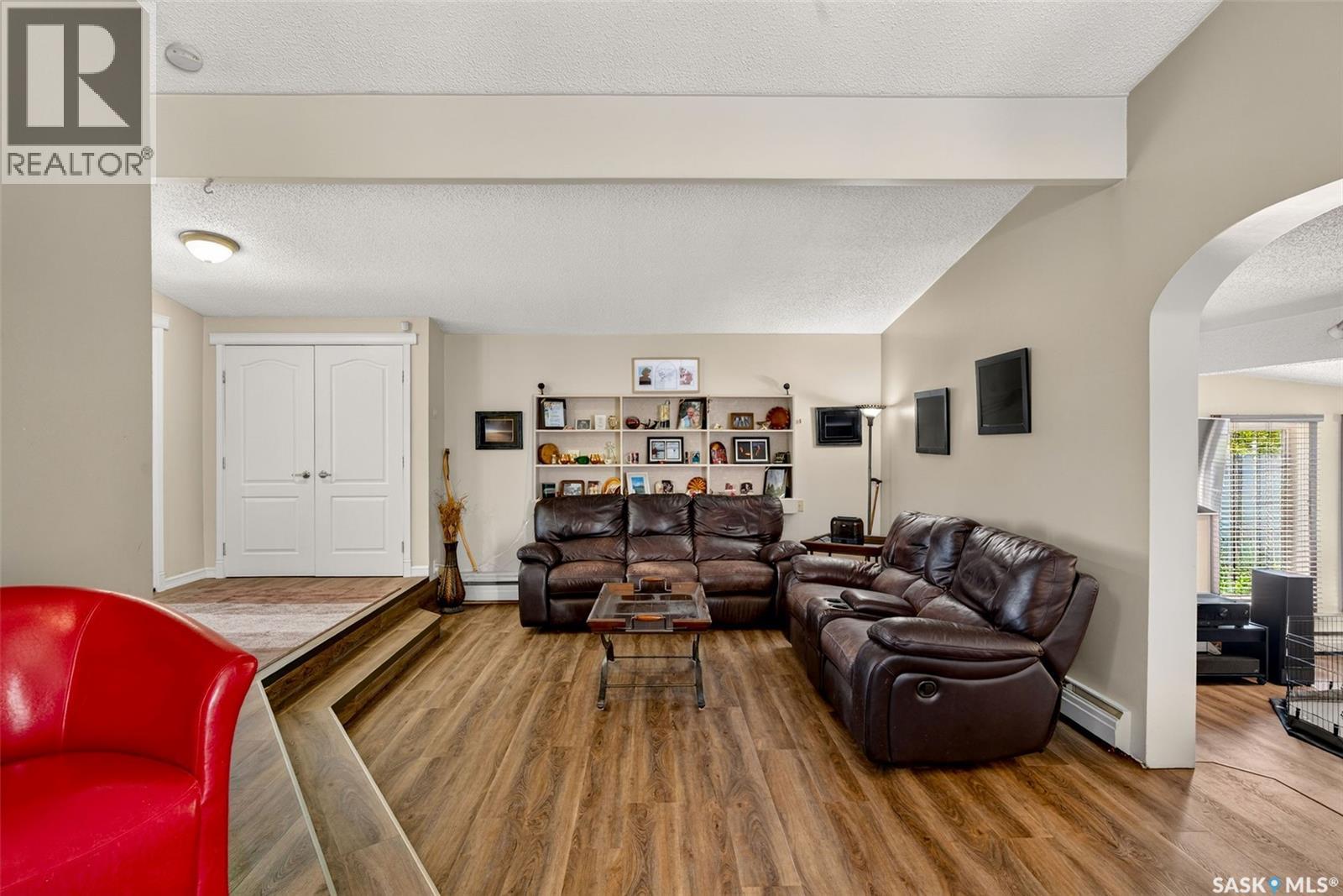 1131 6th STREET E - 20