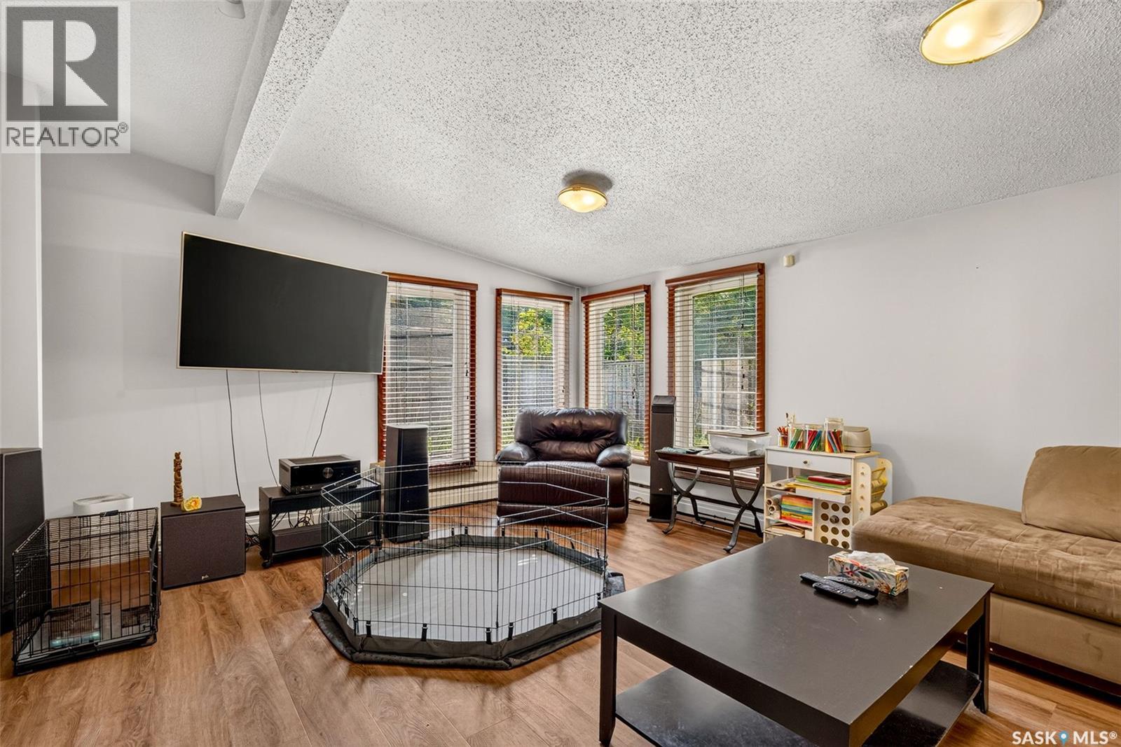 1131 6th STREET E - 21