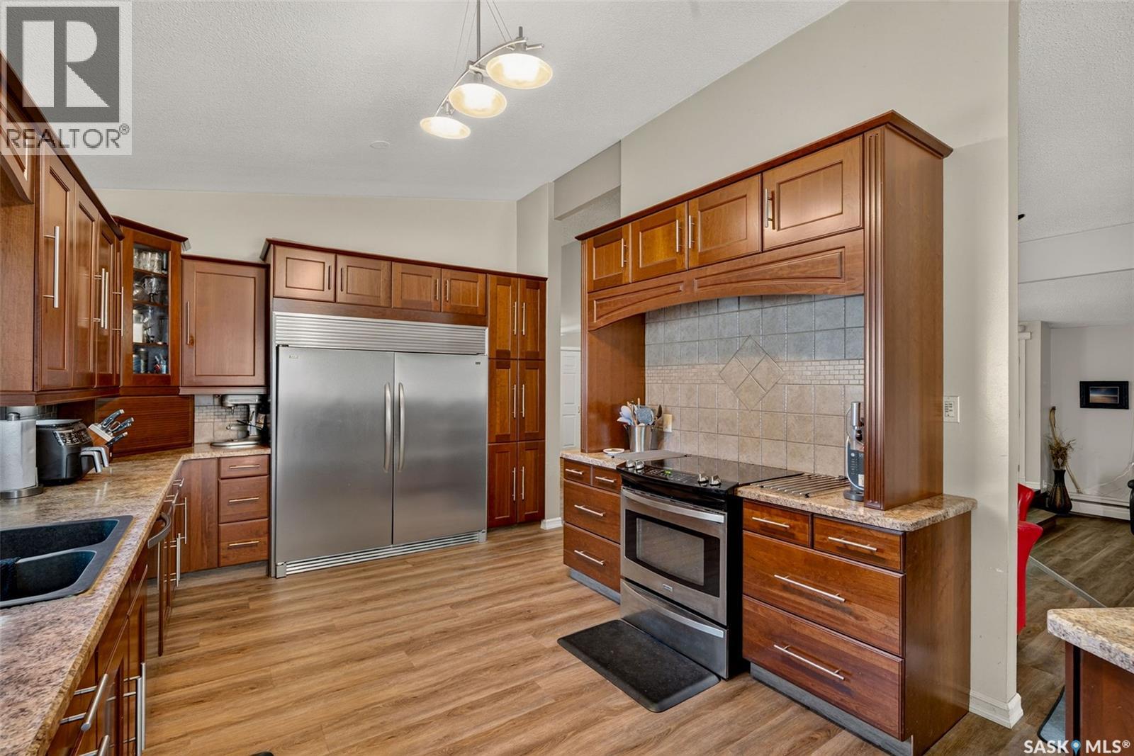 1131 6th STREET E - Image 9