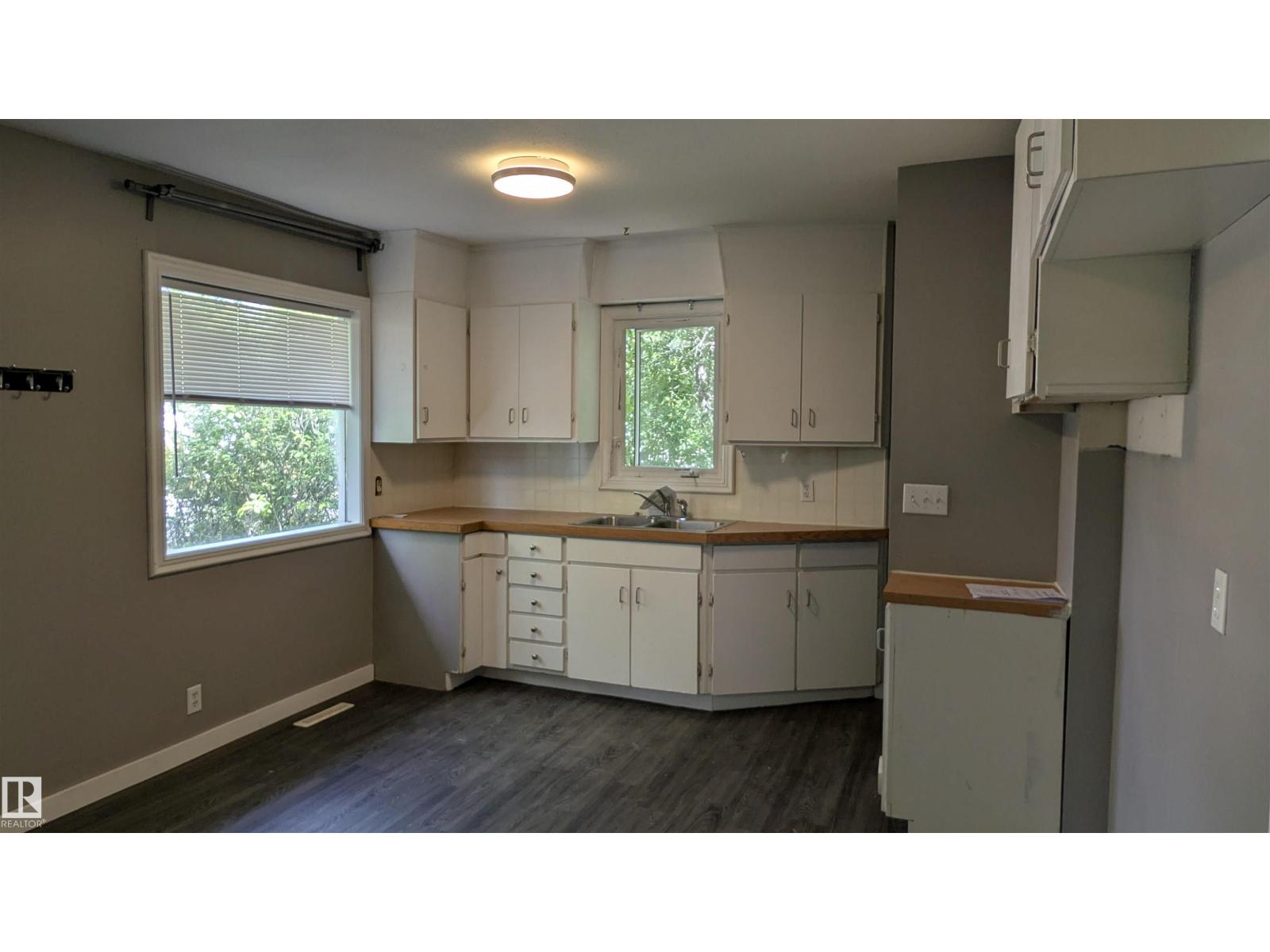 5216 51 AV - Image 7