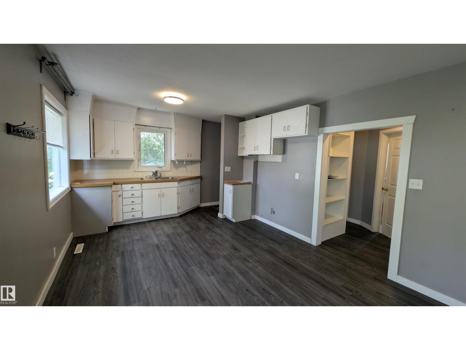 5216 51 AV - Image 8