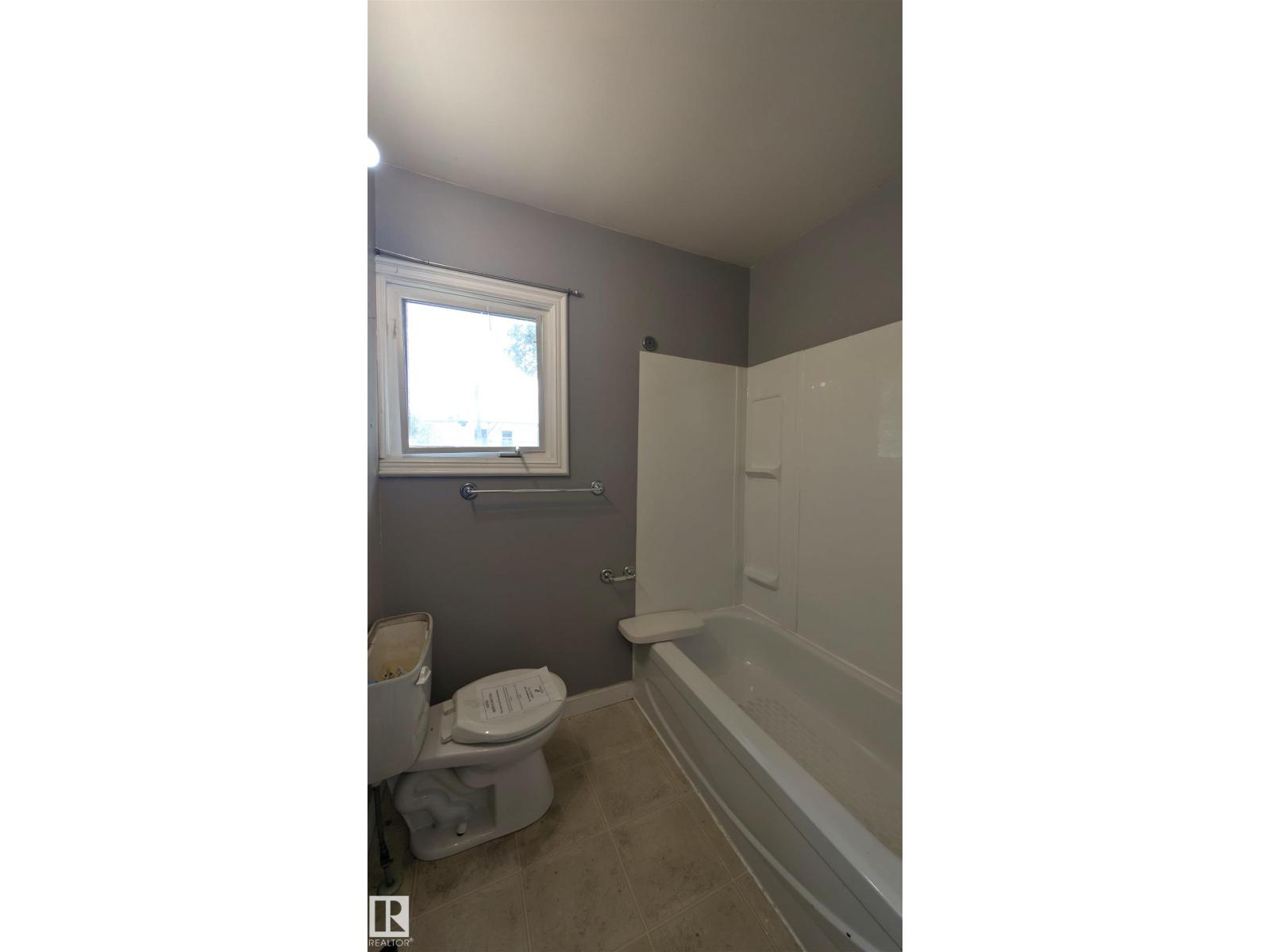 5216 51 AV - Image 20