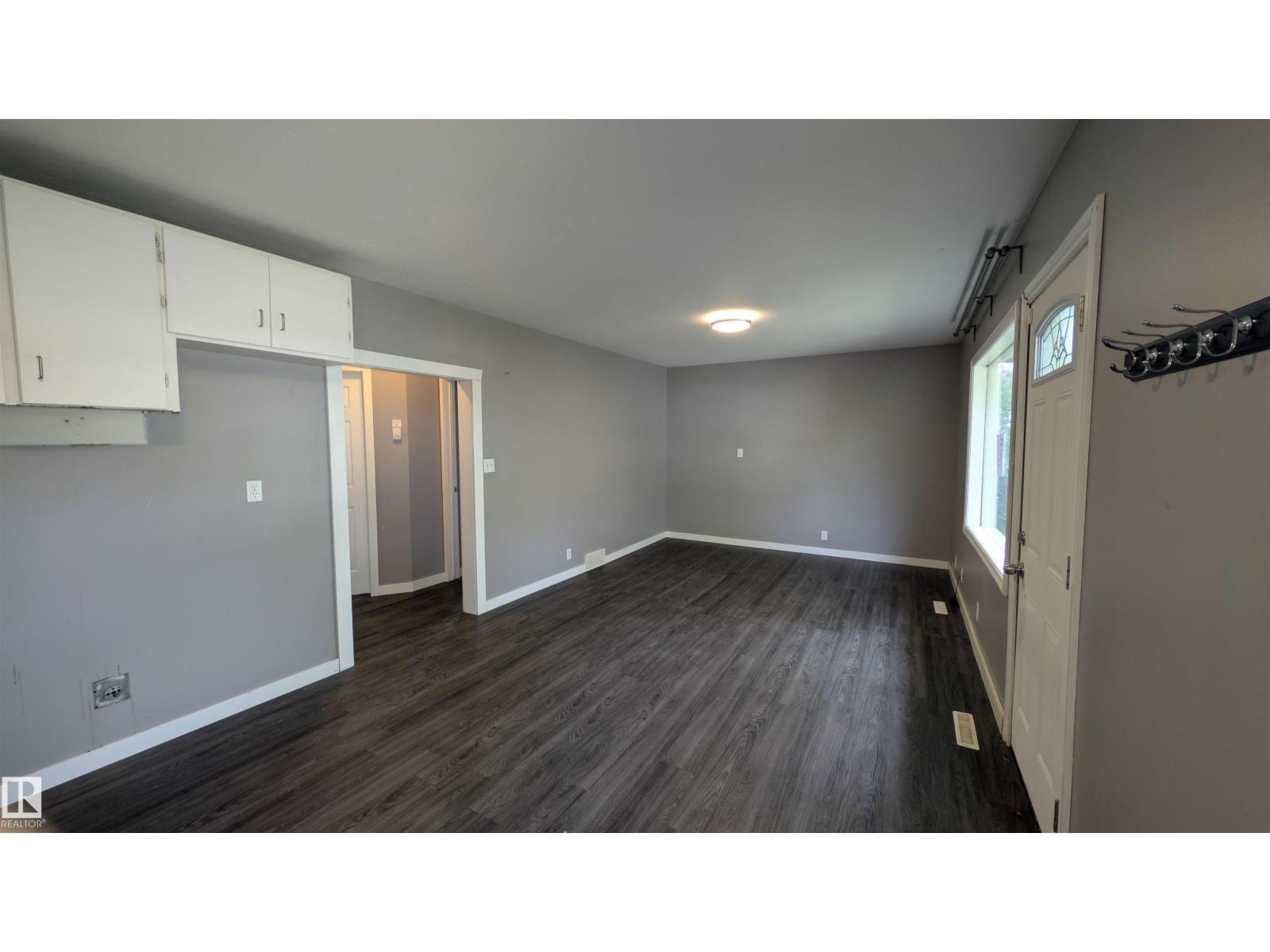 5216 51 AV - Image 10