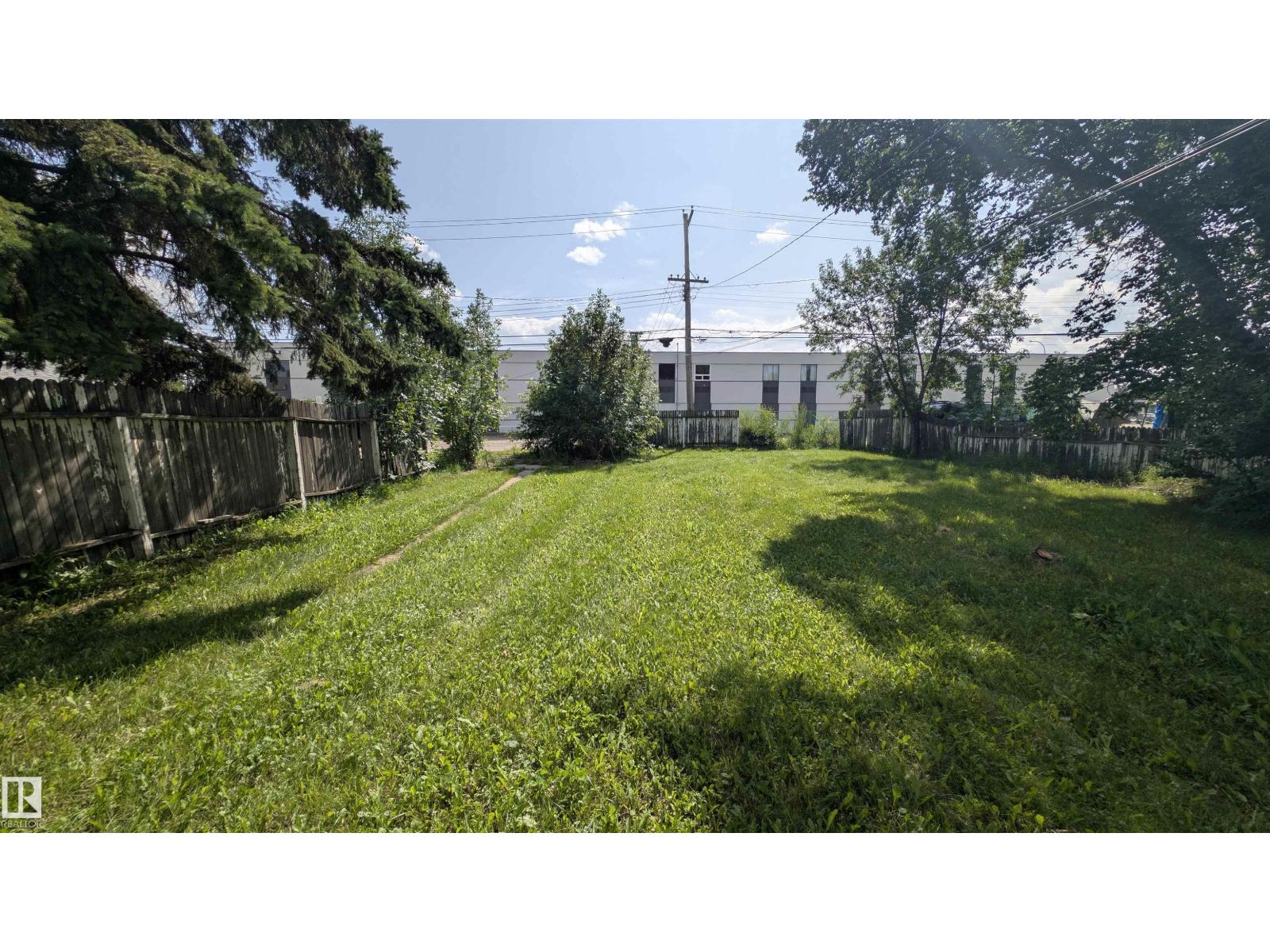 5216 51 AV - Image 5