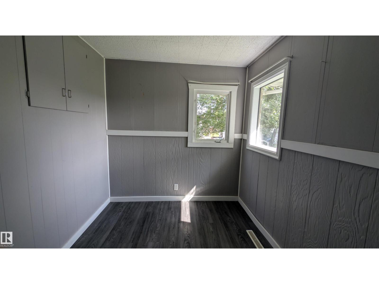 5216 51 AV - Image 18