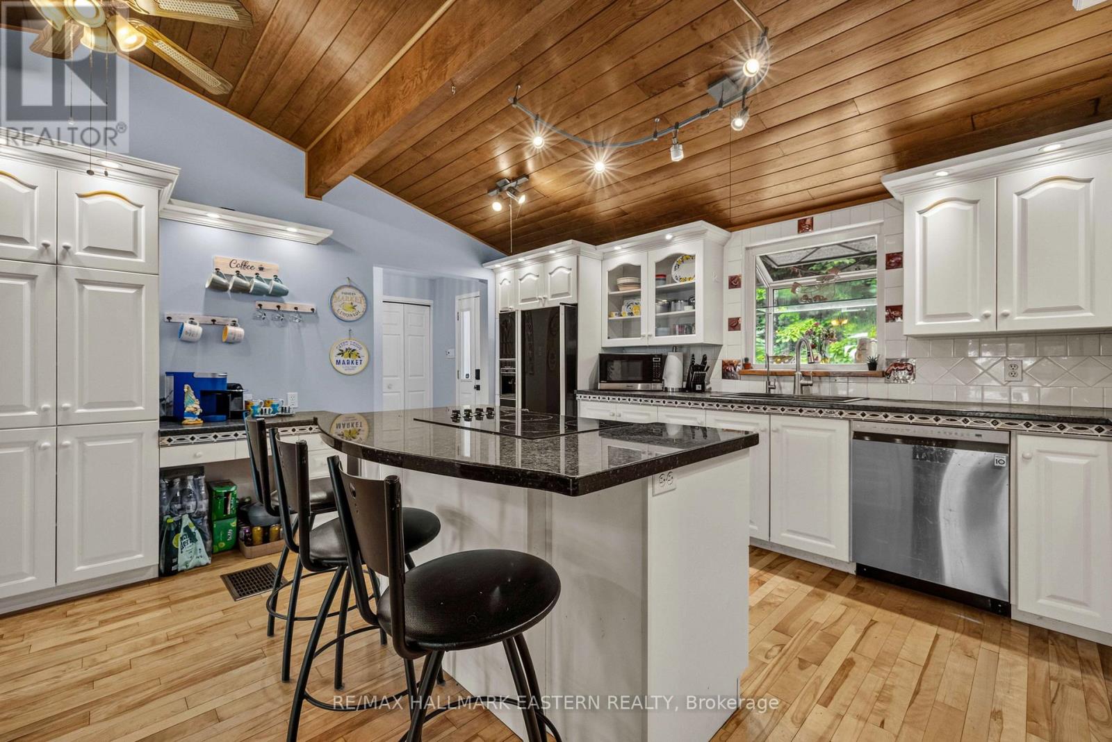 28 MAPLEWOOD COURT - Image 11
