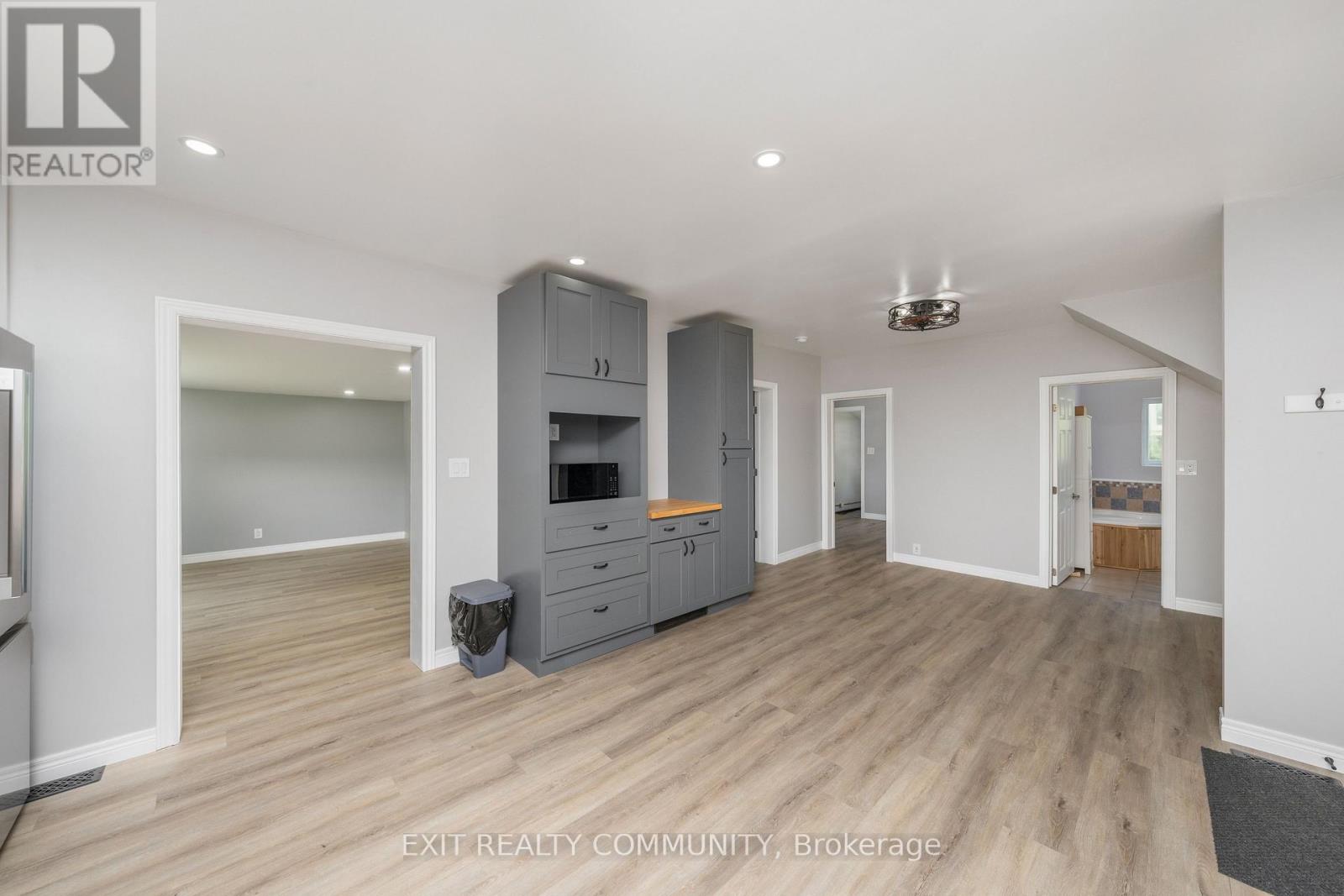 6594 JAMES STREET - Image 9