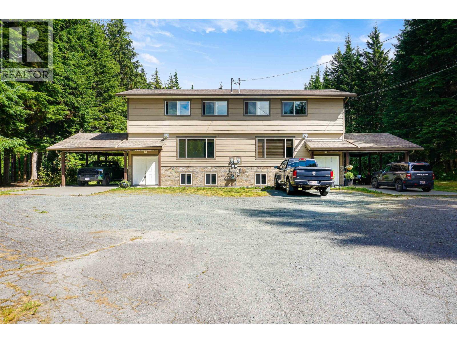 32 DOLLY VARDEN STREET - 2