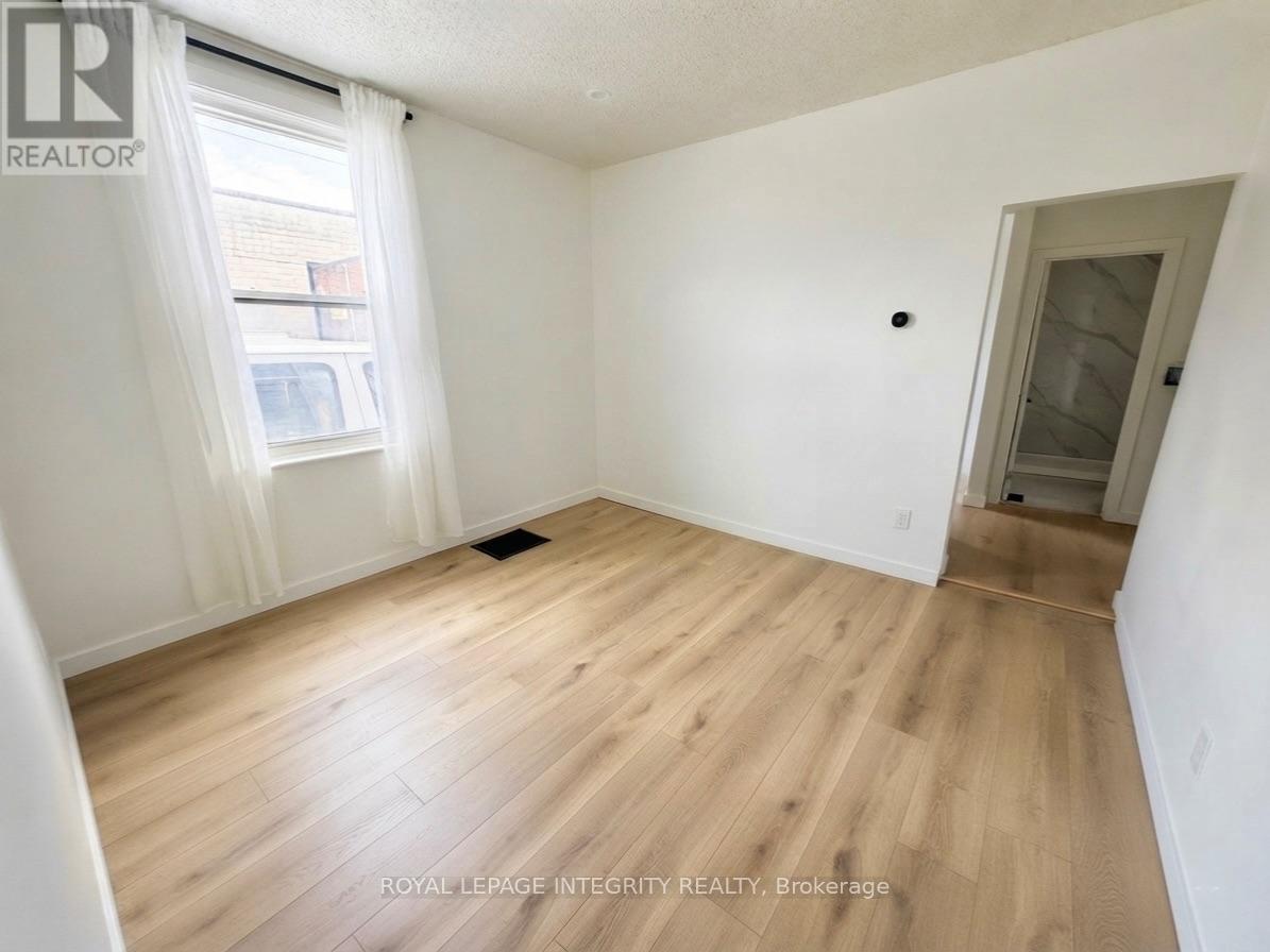 2 Bed, 1 Bath Multi-Family for Rent in Ottawa – 1 – 920 GLADSTONE AVENUE, Ottawa – MLS# X13689140 - Image 12