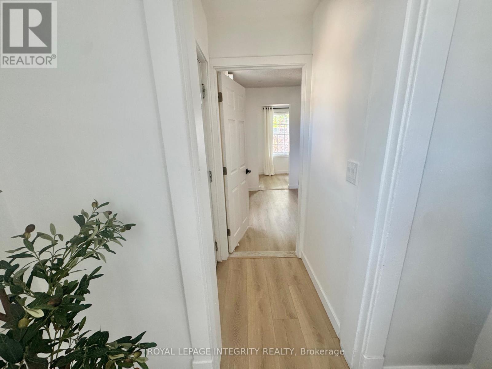 2 Bed, 1 Bath Multi-Family for Rent in Ottawa – 1 – 920 GLADSTONE AVENUE, Ottawa – MLS# X13689140 - Image 15