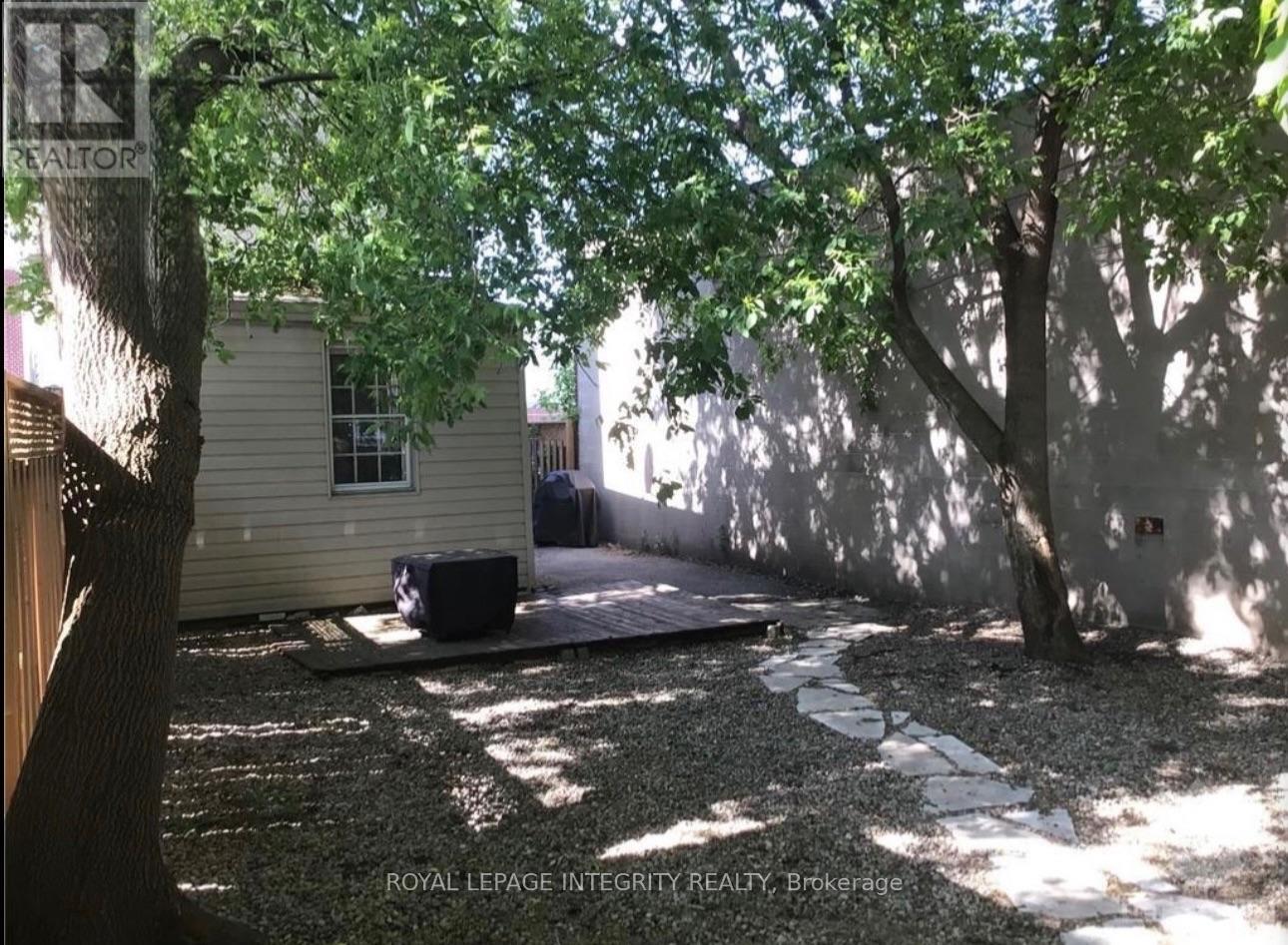 2 Bed, 1 Bath Multi-Family for Rent in Ottawa – 1 – 920 GLADSTONE AVENUE, Ottawa – MLS# X13689140 - Image 24