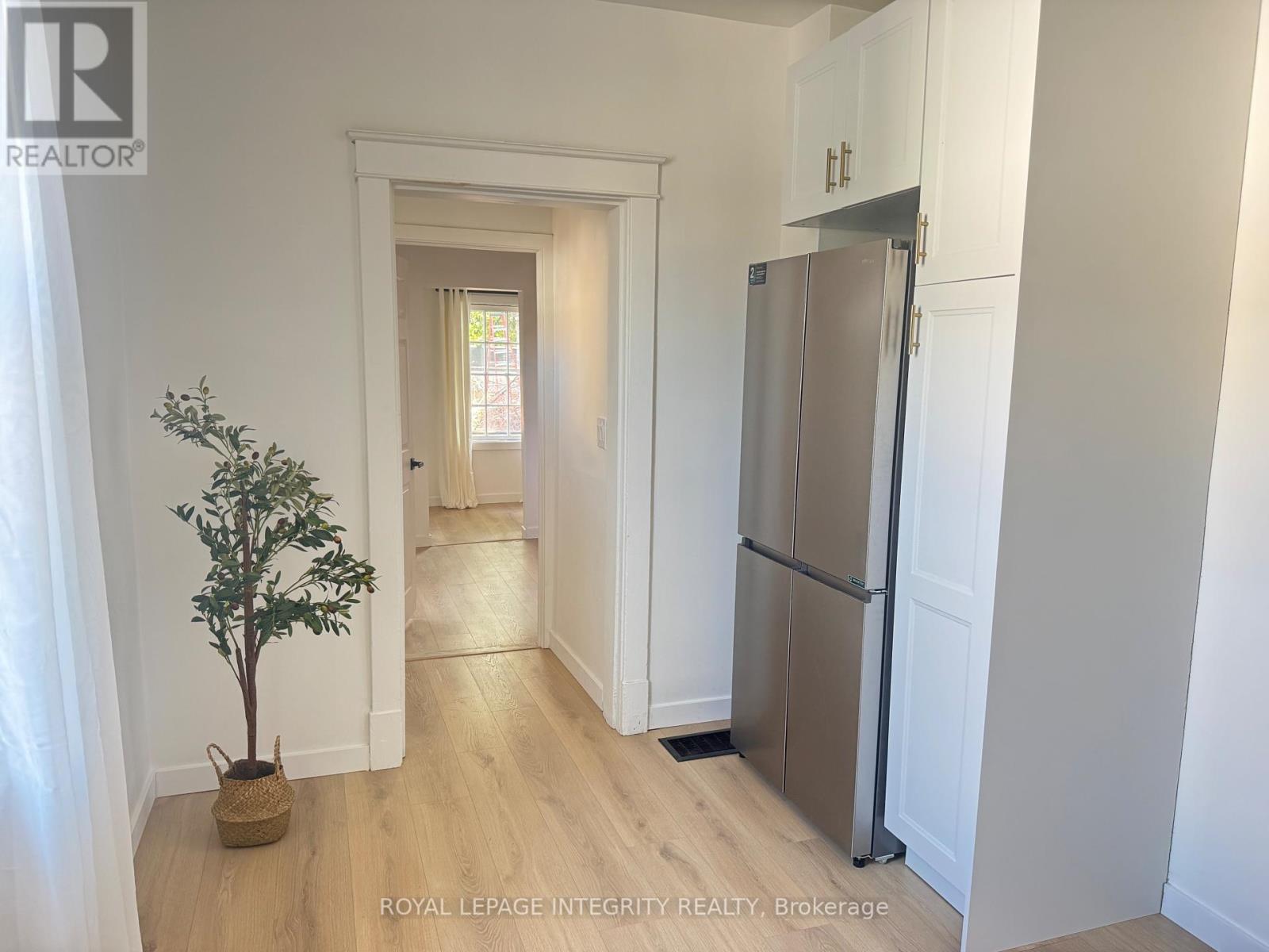 2 Bed, 1 Bath Multi-Family for Rent in Ottawa – 1 – 920 GLADSTONE AVENUE, Ottawa – MLS# X13689140 - Image 7