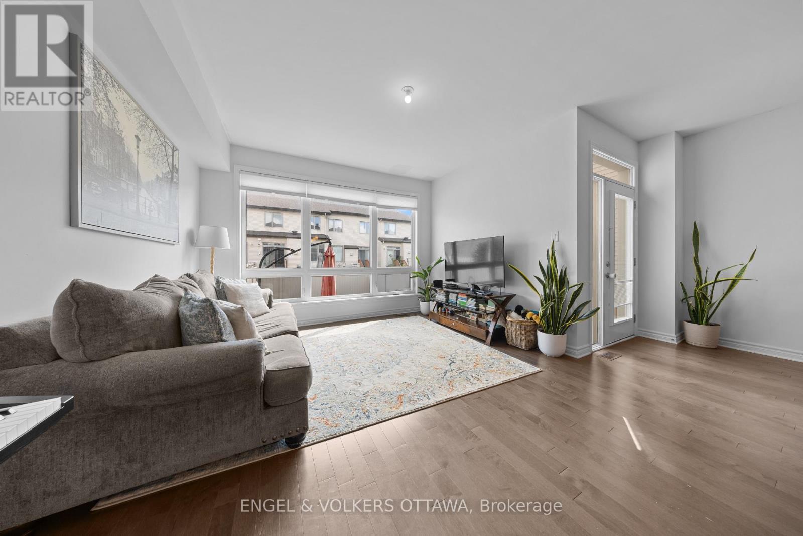 3 Bed, 4 Bath House for Rent in Ottawa – 519 BORBRIDGE AVENUE, Ottawa – MLS# X13689282 - Image 9