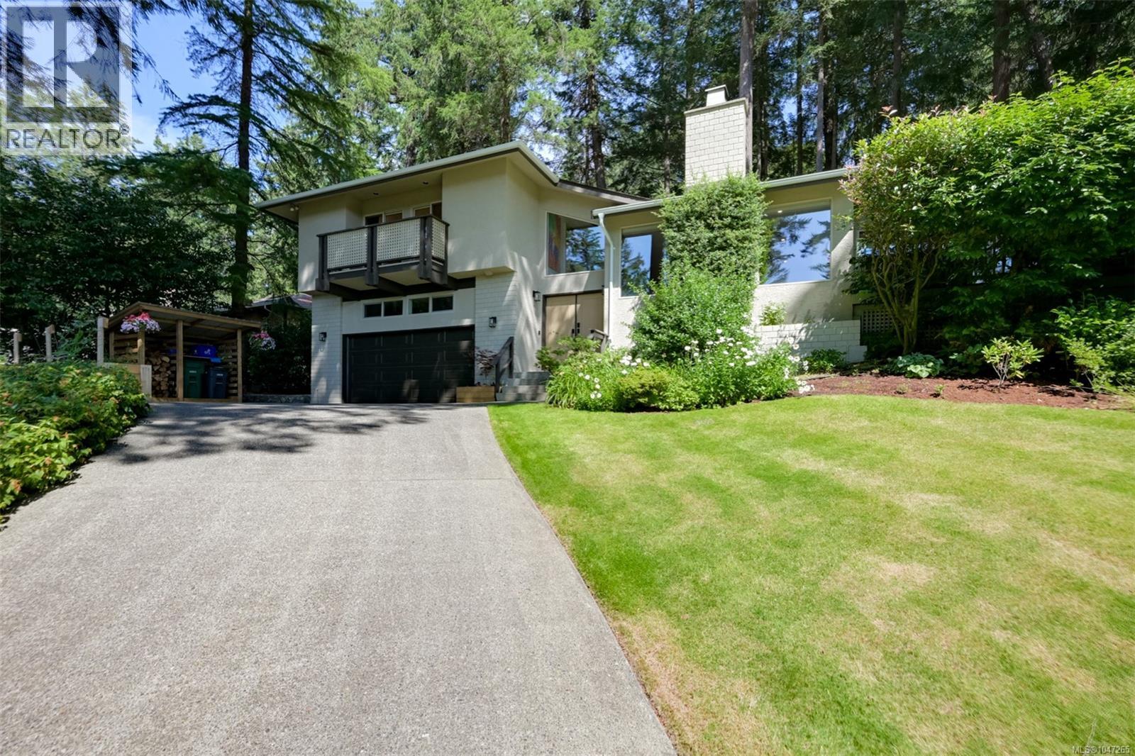 978 Fir Tree Glen - 2