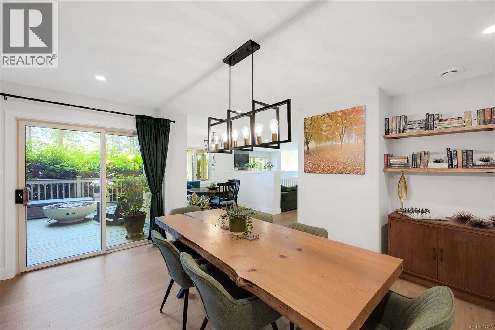 978 Fir Tree Glen - Image 32